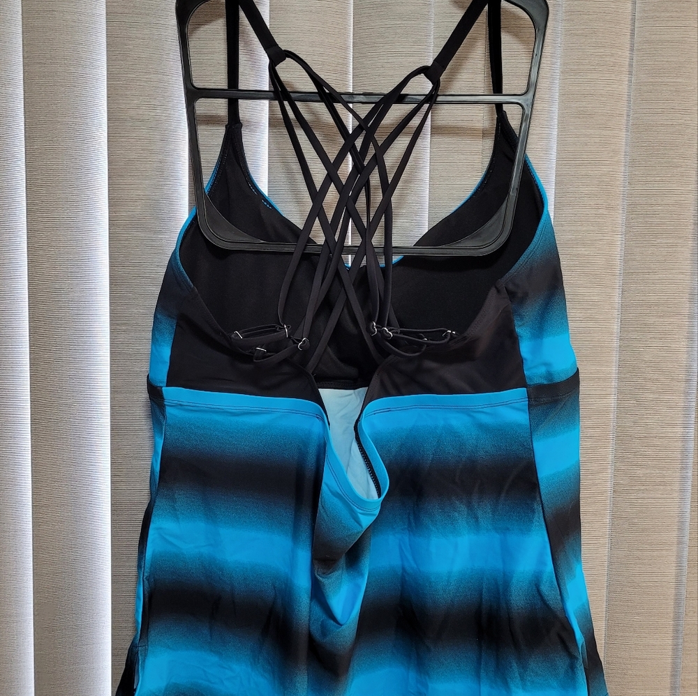 NWOT/ Plus Size Swimwear/ Top